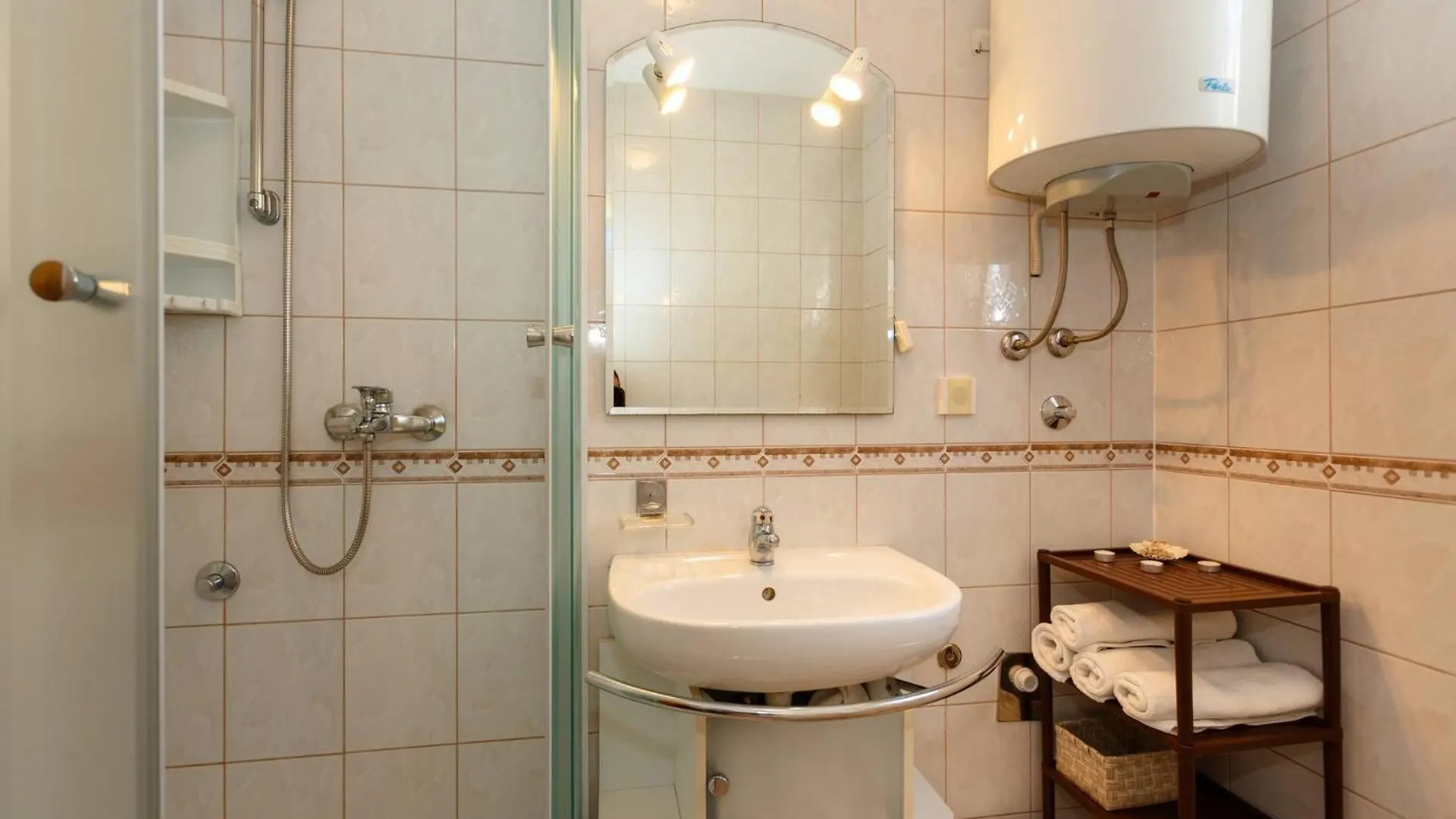 Shabby Chic Apartment Disente Nr1 Close To Krk Centre Krk Town